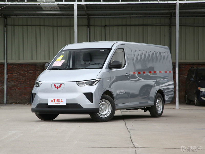 五菱揚光發(fā)布 搭載五菱紅1號電池 續(xù)航300km 軸距超3米