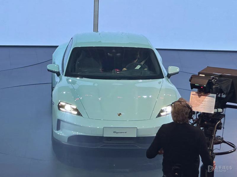 2024北京車展： 保時(shí)捷新款Taycan 4售103.8萬元