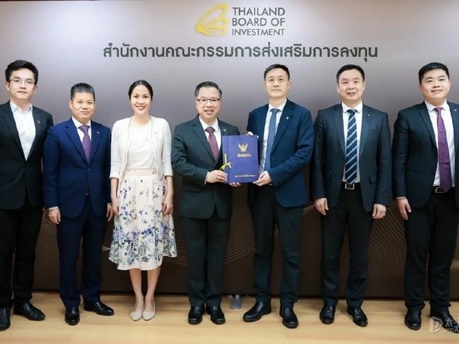 ทุกอย่างในประเทศไทย, ทุกอย่างเพื่อประเทศไทย: บลูพริ้นท์ธุรกิจ NETA ประเทศไทย วันที่ 2 พฤษภาคม 2567, ซึ่งเป็นผู้ร่วมก่อตั้ง NETA และ CEO Zhang Yong เข้าเยี่ยมคารวะสมาชิกคณะที่ปรึกษาด้านการลงทุนของประเทศ (BOI), เพื่อสนทนาเรื่องการวางแผนธุรกิจและแลกเปลี่ยนข้อมูลเกี่ยวกับการความร่วมมือและการเติบโตของธุรกิจ NETA ในประเทศไทย ปลัดกระทรวง BOI คุณ Narit Therdsatheerasak มอบใบรับรองการผลิตรถยนต์ไฟฟ้าไฟฟ้า BOI ของ NETA ปลัดกระทรวง BOI Narit Therdsatheerasak ก็กล่าวว่า BOI ชื่นชมและหวังว่า NETA จะสามารถเข้ม