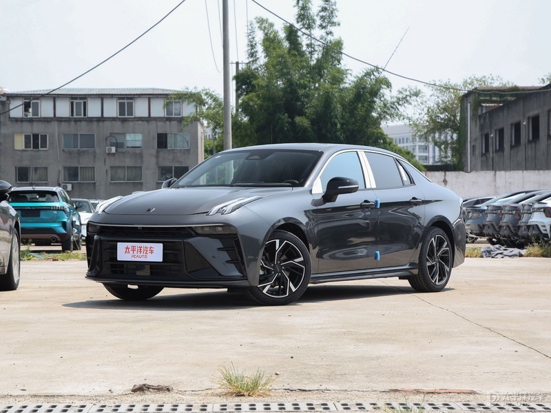 專屬車漆/碳纖維擾流板 領克03冠軍版上市 售12.78萬元起