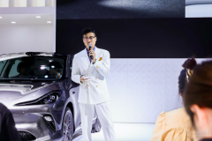 “超級(jí)爆品”全新智己LS6首登杭州車(chē)展
