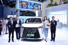 商界的傳奇人物、萬科創始人王石成E9超級快充版001號榮譽車主