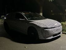 不掛四個“圈”的奧迪電動瓦罐 疑似AUDI E量產版諜照圖曝光