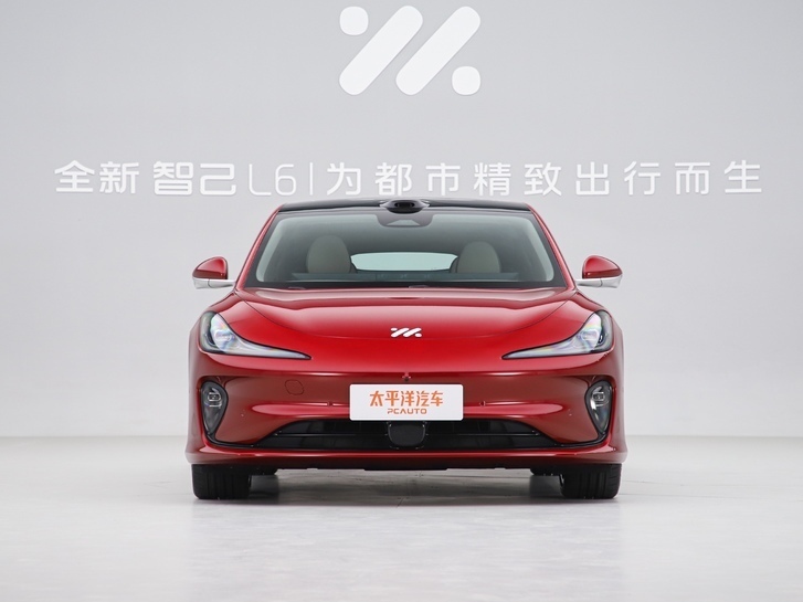 全新智己L6售20.49萬元起 全系800V平臺(tái)/靈蜥數(shù)字底盤+四輪轉(zhuǎn)向