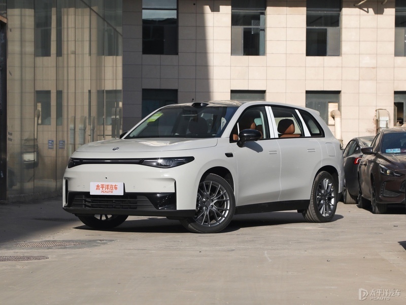 售12.28萬起 2026款零跑C10上市 純電版續航可達605km！