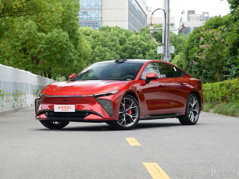 8295P芯片上車 2025款星紀元ES純電上市 售18.98萬元起