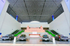 紅旗“國車天團”攜手世界經(jīng)典老爺車亮相長春汽博會