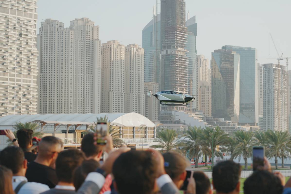 小鹏的飞行汽车X2在迪拜完成首次海外公开飞行！量产还远吗？