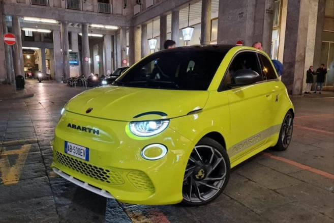 Abarth 500實(shí)車曝光