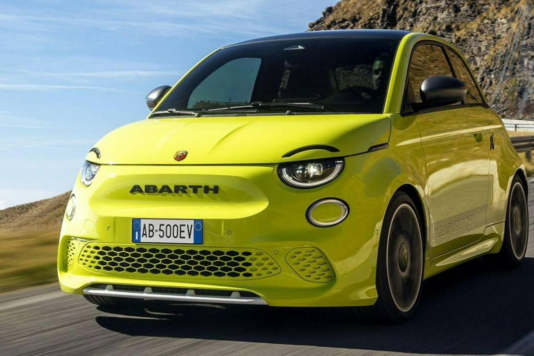 电动小钢炮 Abarth 500e官图发布 7秒破百