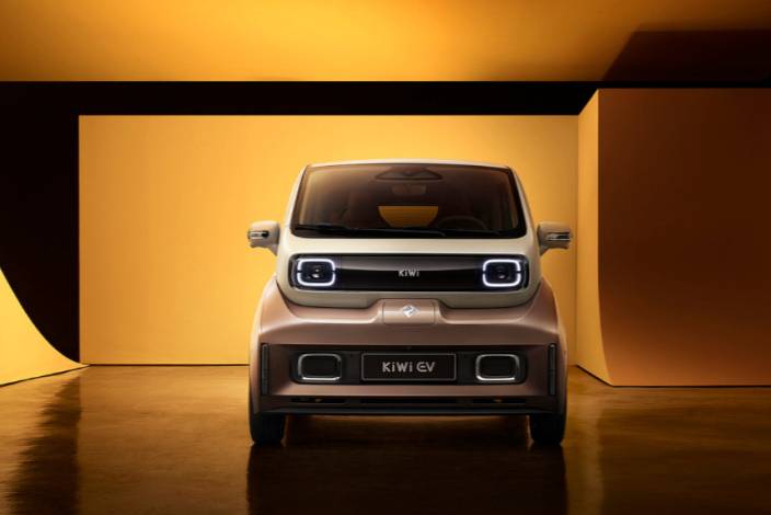 高端純電微型車(chē)對(duì)決：全新奇瑞無(wú)界Pro對(duì)戰(zhàn)寶駿KiWi