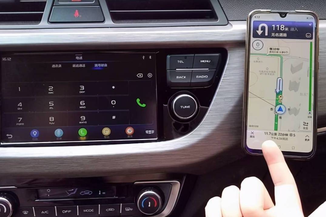 車載導(dǎo)航使用率低？明明有車機(jī)導(dǎo)航，為何用戶依然喜歡用手機(jī)？