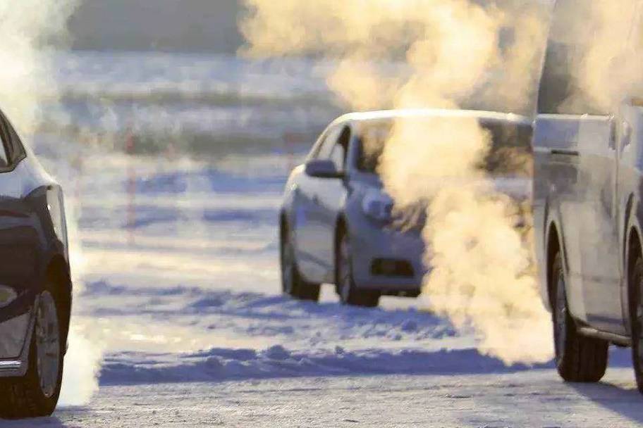 原地?zé)彳?毀車？2022年了，到底還需不需要熱車??？