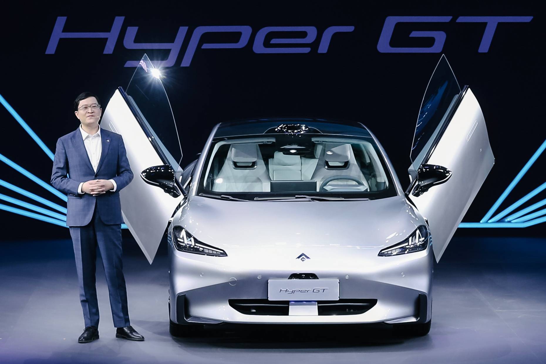 2022廣州車展：廣汽埃安王牌車型 Hyper GT首發(fā)亮相