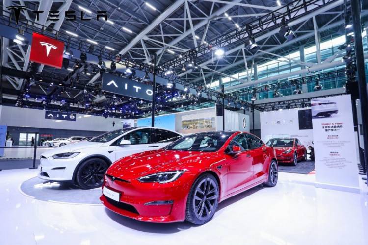 特斯拉“地表最快量产车”亮相广州车展 1月6日公布售价