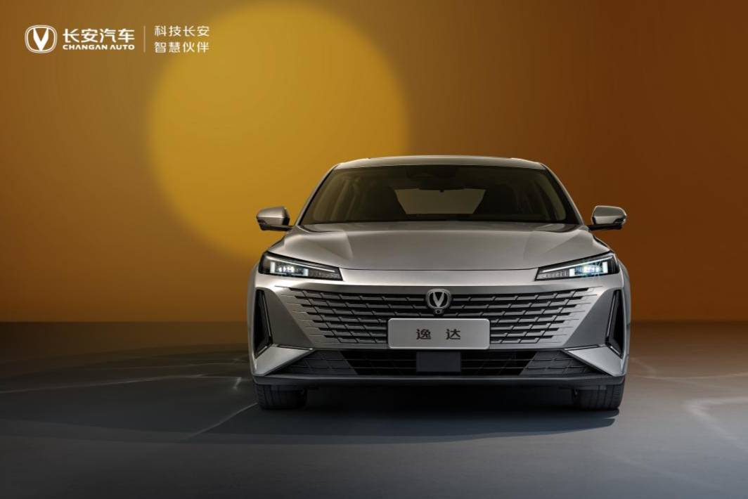 深藍(lán)S7，逸達(dá)領(lǐng)銜，長(zhǎng)安汽車2023年新車規(guī)劃