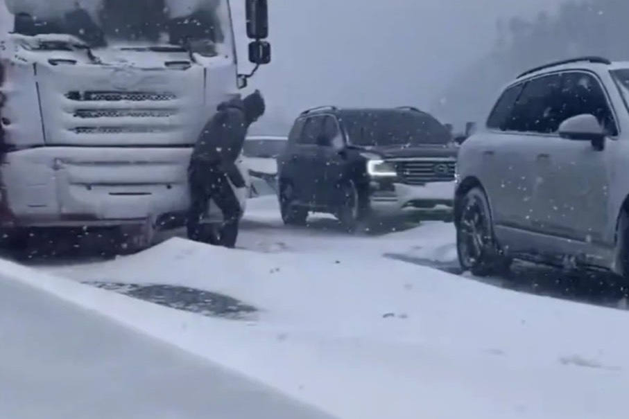 秦嶺大暴雪 讓這些電動車現了原形