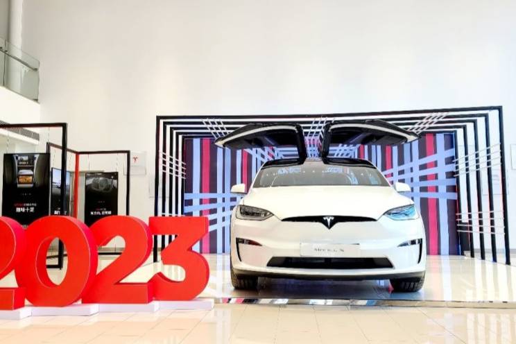 開工大吉 和Model X Plaid一起大展宏“兔”