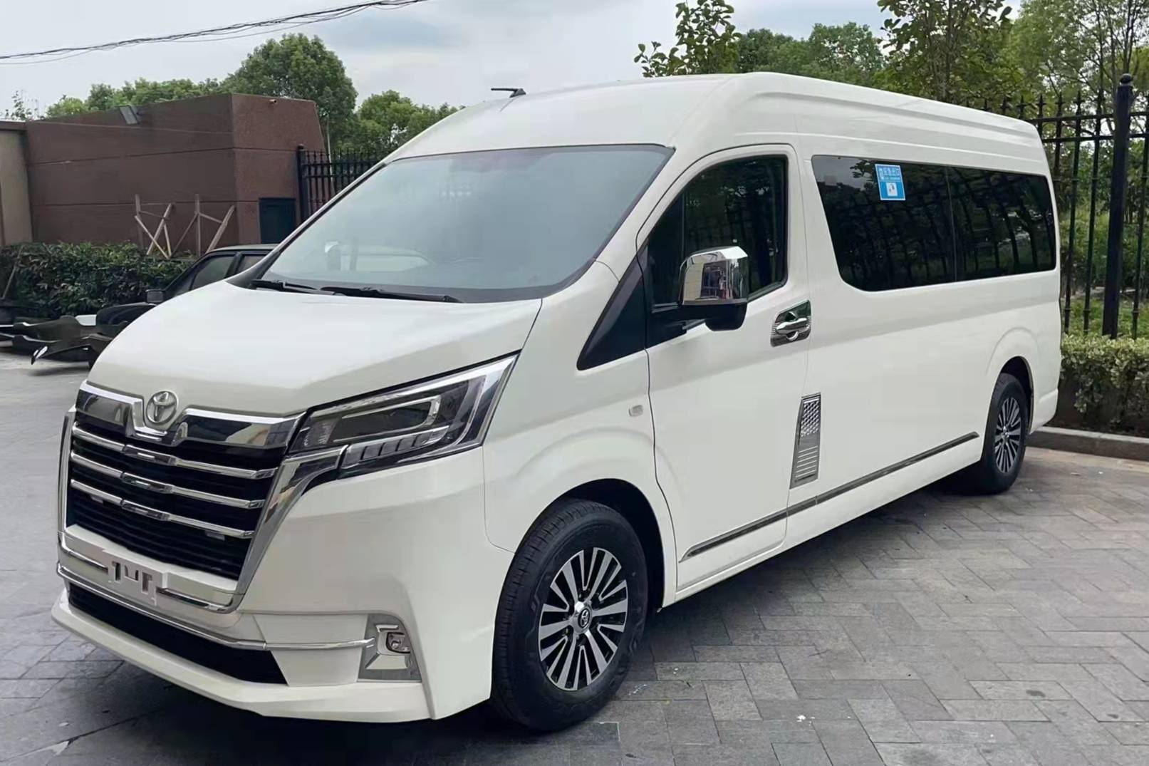 2023款豐田海獅改裝商務(wù)車現(xiàn)車價(jià)格