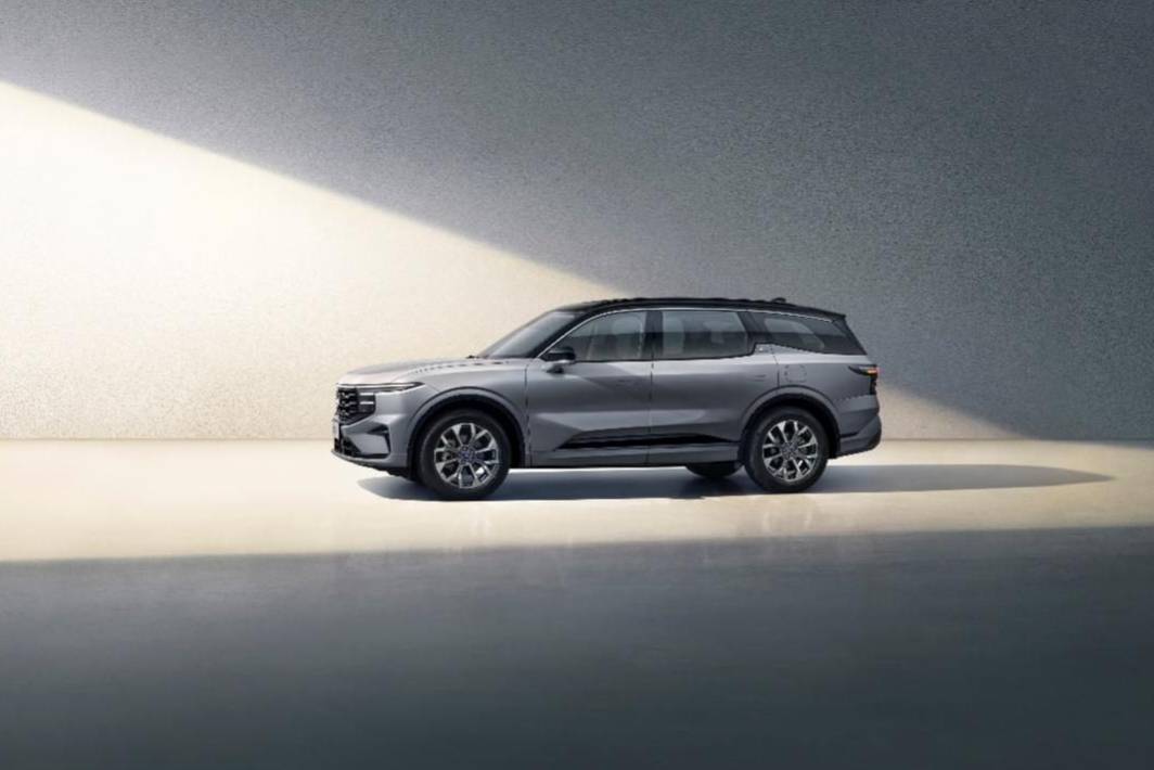 大7座混動(dòng)SUV 長(zhǎng)安福特銳界L首發(fā)亮相