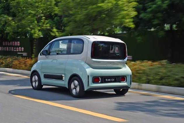 10萬新能源車哪款好？開2023款KiWi EV，享品質(zhì)出行