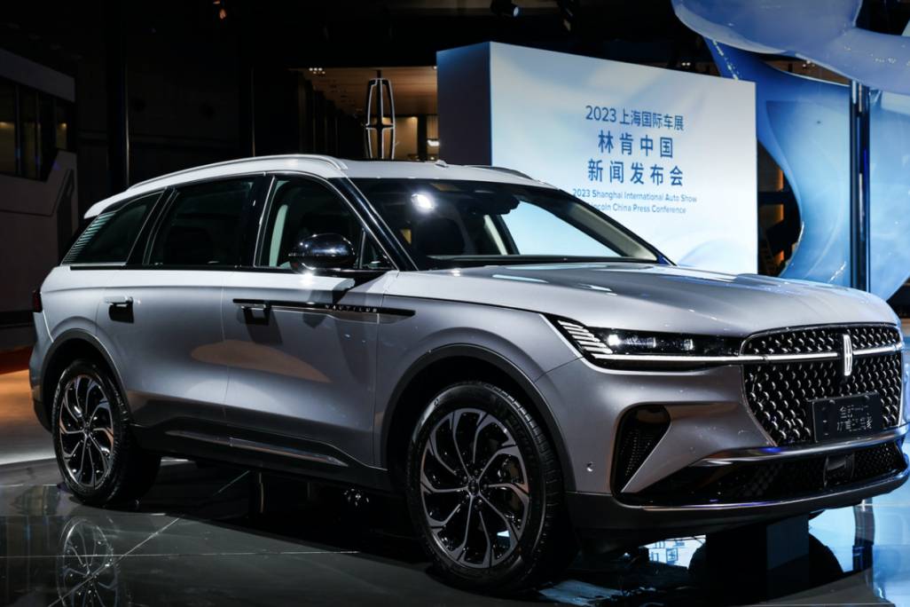 豪華SUV：林肯航海家和凱迪拉克XT5，哪款更值得入手？