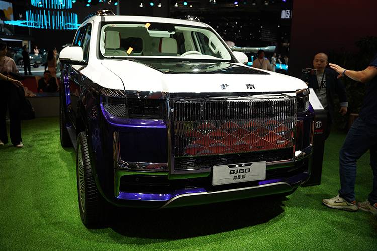 北京汽車攜新車亮相 BJ60霓影版豪華感十足
