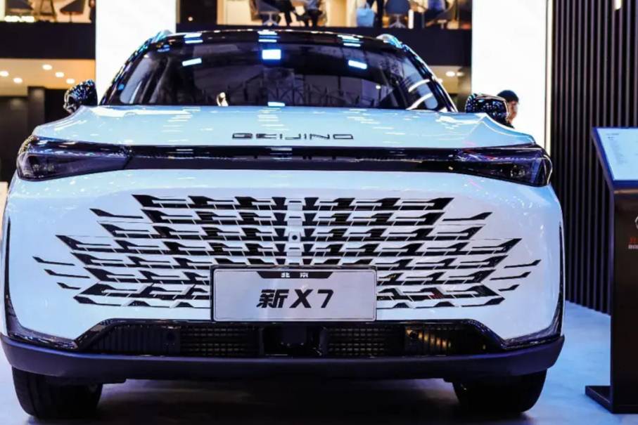 直擊北京汽車展臺！BJ60霓影版、概念車-悅亮相