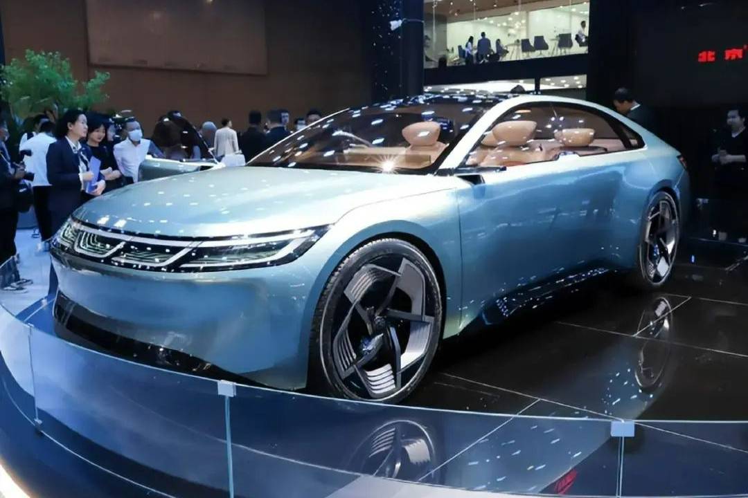 直擊北京汽車展臺！BJ60霓影版、概念車-悅首發(fā)亮相