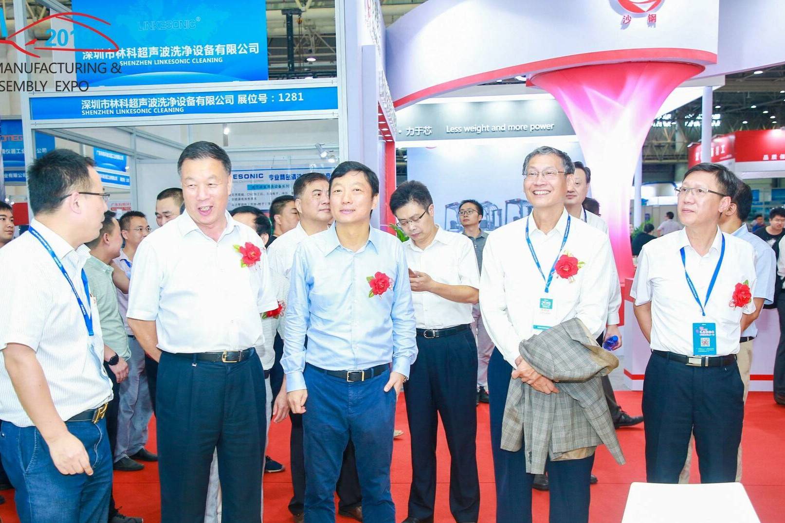 2023世界汽车技术工业博览会在武汉举行，智能制造技术受热捧