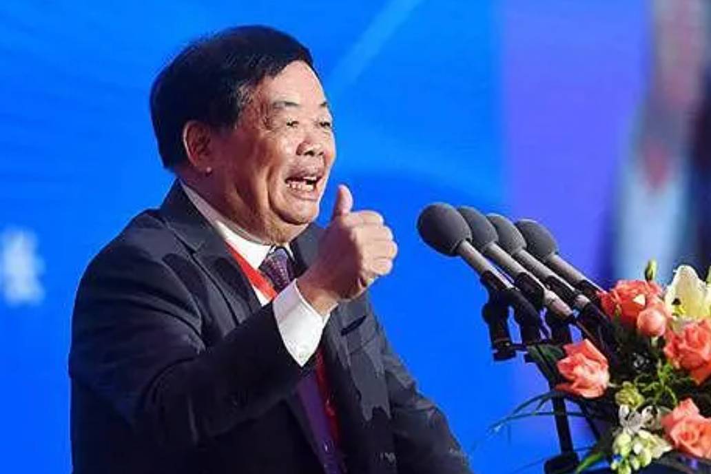 曹德旺炮轟特斯拉漲薪？勸你們別被輿論牽著鼻子走！