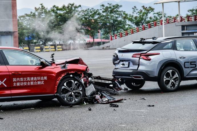 “中華第一撞”開創(chuàng)汽車碰撞先河，見證良心神龍品質(zhì)傳承25載