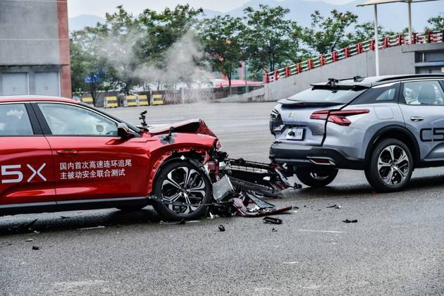 “中華第一撞”開創(chuàng)汽車碰撞先河，見證良心神龍品質(zhì)傳承25載