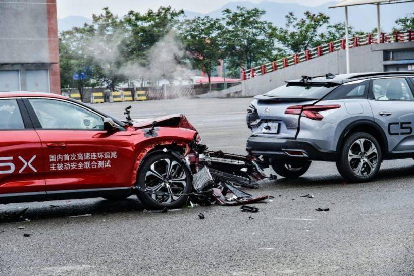  “中華第一撞”開(kāi)創(chuàng)汽車碰撞先河，傳承25載見(jiàn)證神龍汽車品質(zhì)