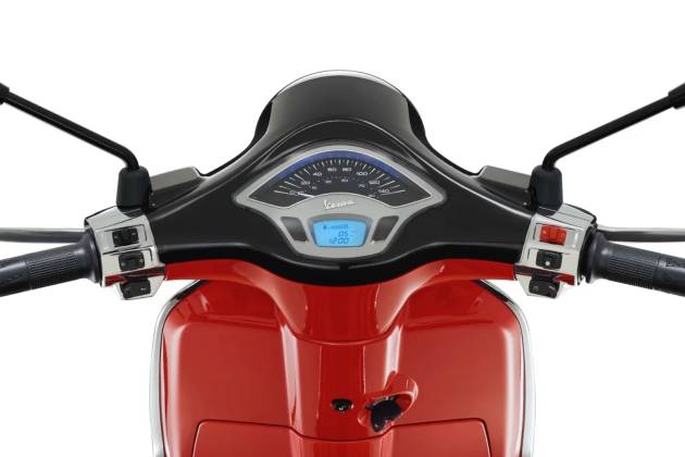 Vespa 推出米老鼠主题 Primavera 踏板车