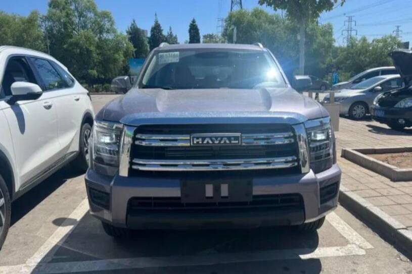 大型硬派SUV！搭載2.0T動力，全新哈弗H5實(shí)車諜照曝光