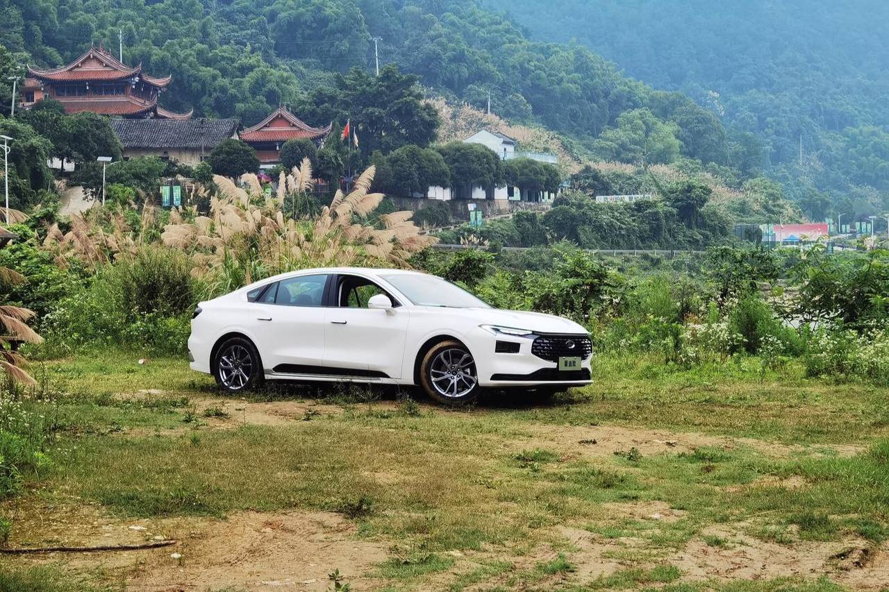 13萬交個朋友？1.5T蒙迪歐車長近5米 軸距近3米 心動嗎