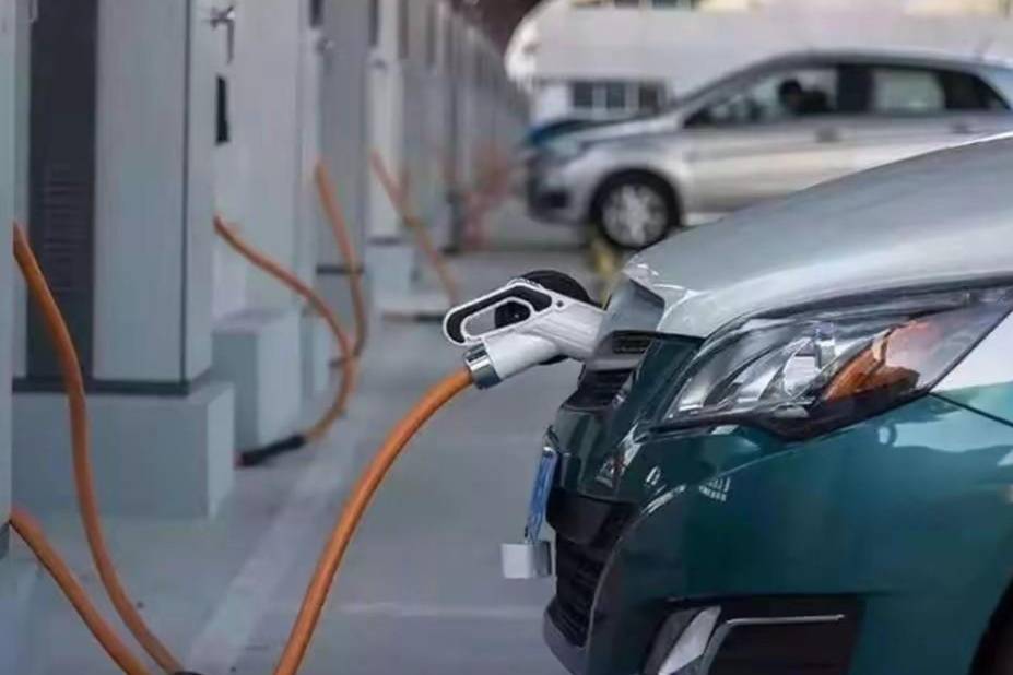 新能源汽车渗透加快，燃油车是否会被淘汰？