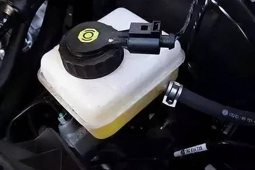 汽车防冻液多久需要更换一次？