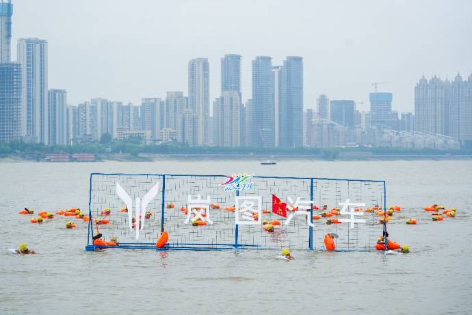 岚图汽车助力第48届武汉7∙16渡江节成功举办