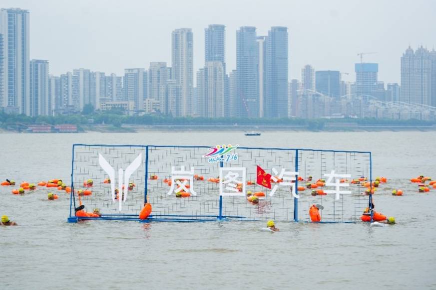 长浪搏击！岚图汽车助力第48届武汉7∙16渡江节成功举办