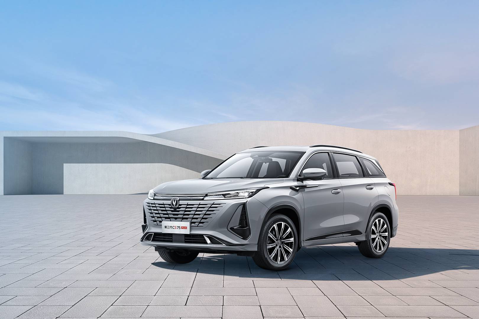  “亂市出英雄” 上半年SUV十佳車型新能源超越燃油車占六席