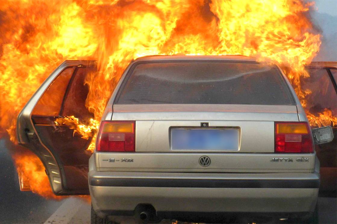 为什么汽车自燃后那么难扑灭，想避免自燃，该检查哪些地方呢？