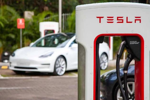 国内电动车充电在涨价，为啥国外特斯拉充电桩还降价？