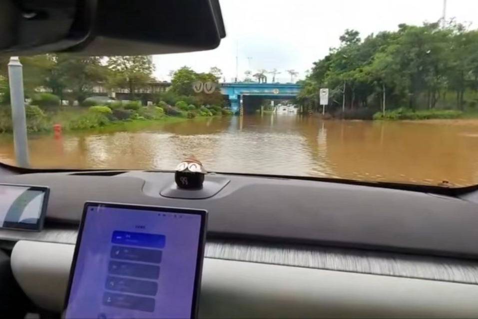 電車暴雨天涉水表現(xiàn)如何？