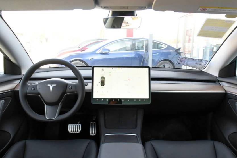 科技與高端的完美結合:Model 3和固特異e 銳乘輪胎