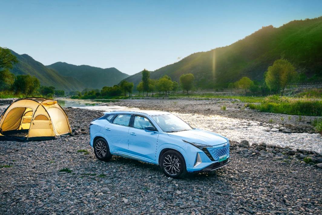 會說話的“汽車機器人”長安歐尚Z6智電iDD你見過嗎？
