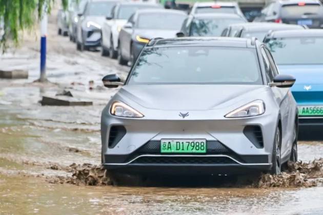 暴雨災害面前，新能源汽車經得起考驗嗎？