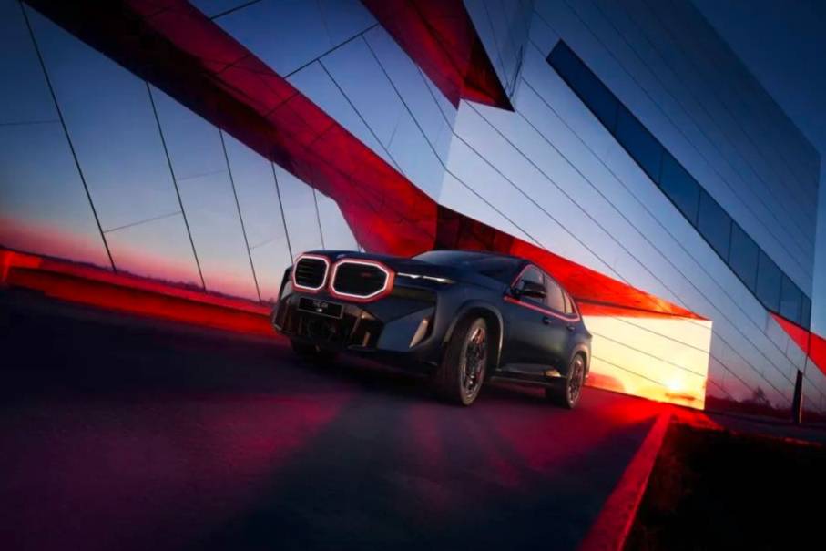 BMW大型豪华新能源车“天团”登场天府之城！