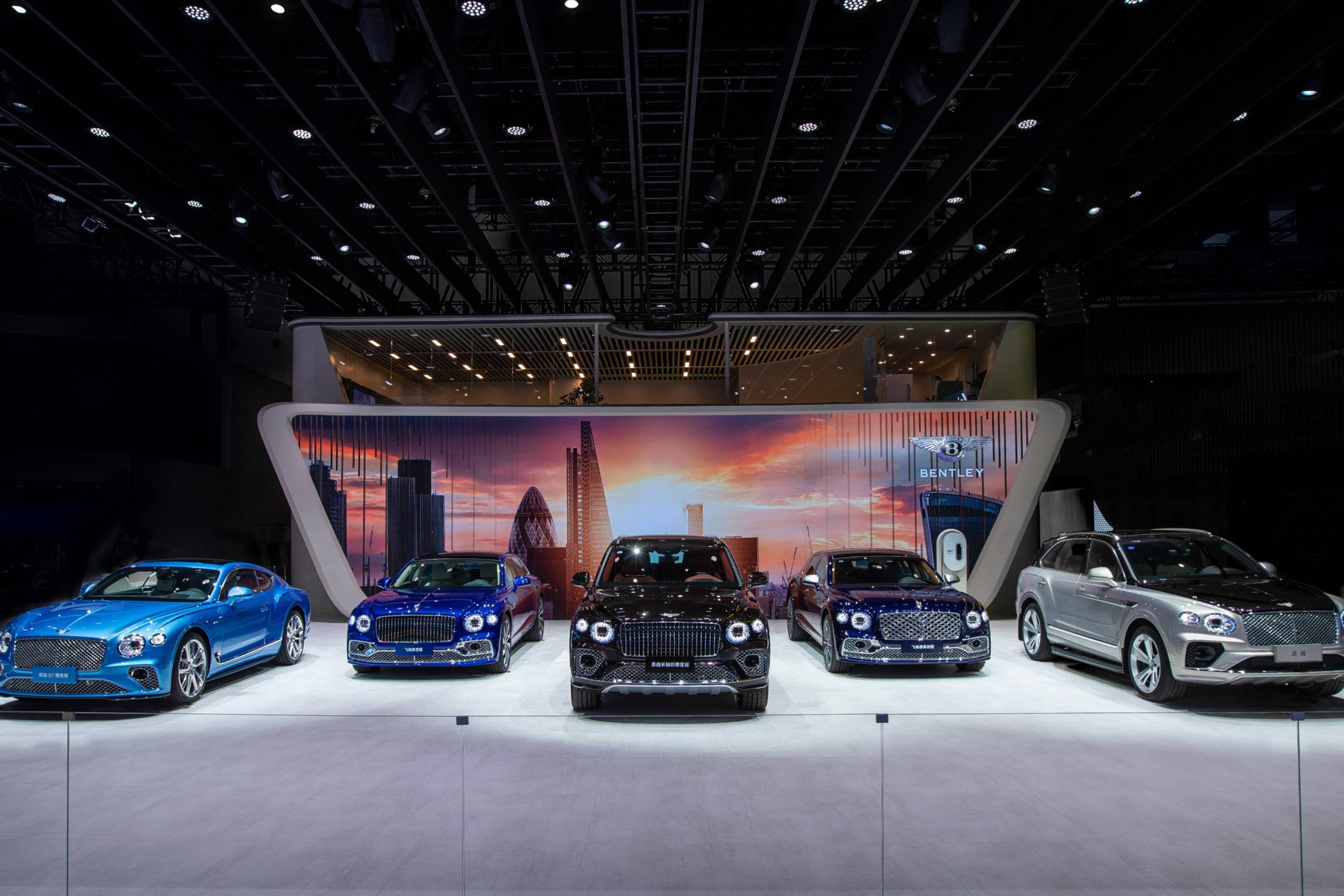 宾利汽车最新产品阵容亮相2023成都国际汽车展览会